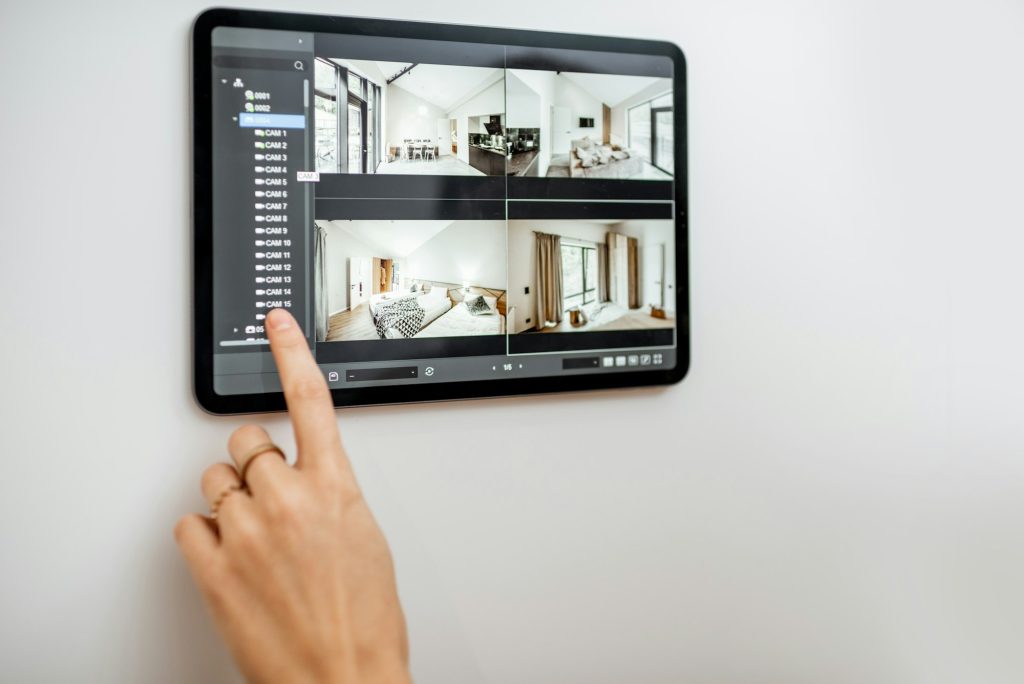 Controlling home with video cameras and digital tablet